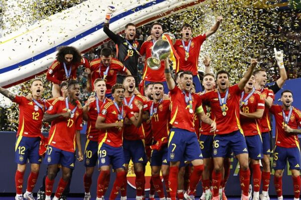 2024’s Epic Summer: Euro Cup and Copa America Unite Football Fans 🌍⚽ 2024 Euro Cup & Copa America: Memorable summer of football