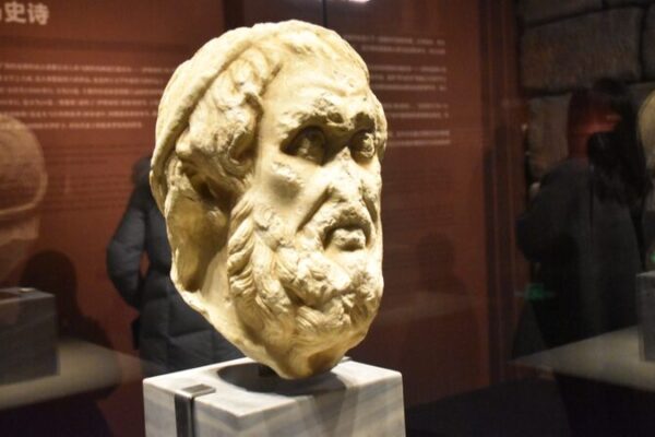 Greek Wonders Light Up Beijing: A Cultural Fusion Unveiled Ancient Greek civilization shines in Beijing