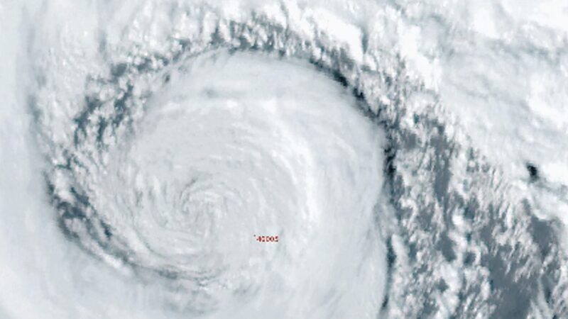 'Bomb cyclone' brings high winds and soaking rain to U.S.