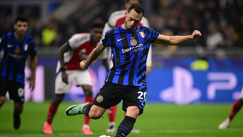 Calhanoglu scores penalty to give Inter Milan victory over Arsenal