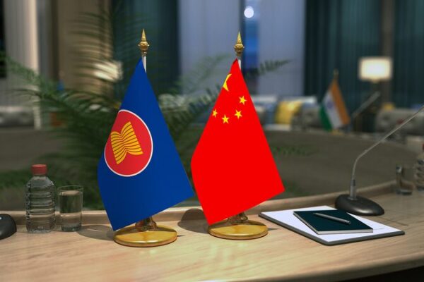 China-ASEAN Trade Boost: What It Means for You! 🌏🚀 China-ASEAN economic and trade cooperation accelerates