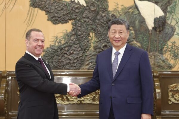 China, Russia call for political resolution on Ukraine crisis