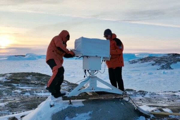 China builds atmospheric background station in Antarctica video poster