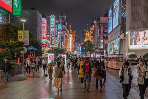 China’s Boost to Business: What It Means for Young Professionals 🌱 China moves to optimize business environment, driving growth