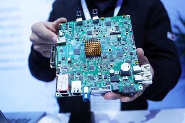 China Pushes Back Against U.S. Semiconductor Probe 🔍 China opposes U.S. investigation into Chinese semiconductor industry