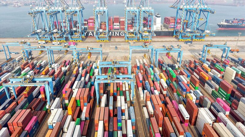 China's foreign trade grows 4.9% in first 11 months