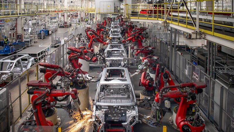 China's industrial firms' profit decline narrows in Nov