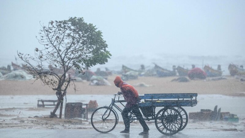 Cyclone_Fengal_kills_3_brings_heavy_rain_in_Indias_coastal_areas - Namaste Headlines Cyclone Fengal kills 3, brings heavy rain in India's coastal areas