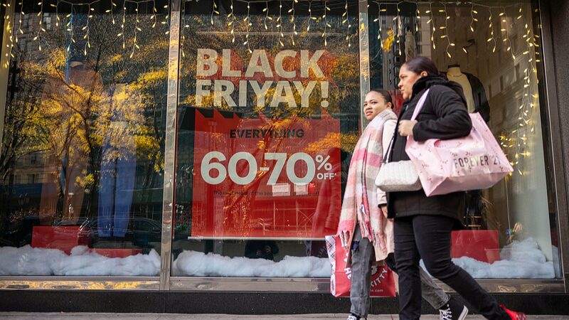 Deepening_divide_in_US_holiday_spending_trends_driven_by_high_prices - Namaste Headlines Deepening divide in U.S. holiday spending trends driven by high prices