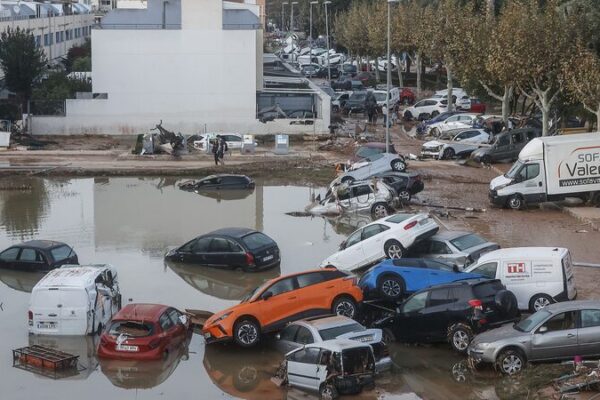 💔 Spain’s Flood Disaster: Over 95 Lives Lost Devastating flood in Spain kills at least 95