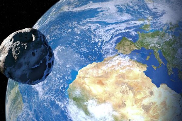 Earth’s ‘Mini Moon’ Might Be a Lost Piece of Our Own Moon 🌙 Earth's 'mini moon' may have been a chunk of our actual moon