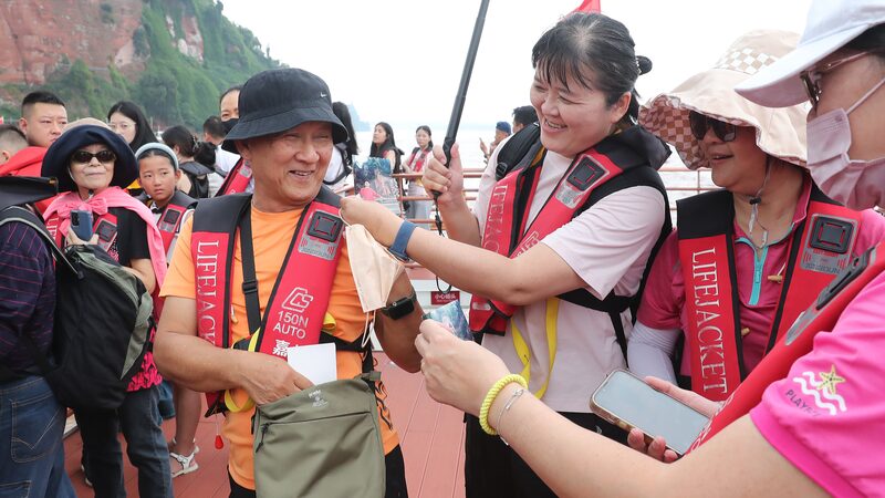 Entries_by_Taiwan_compatriots_into_Chinese_mainland_up_70_this_year - Namaste Headlines Entries by Taiwan compatriots into Chinese mainland up 70% this year
