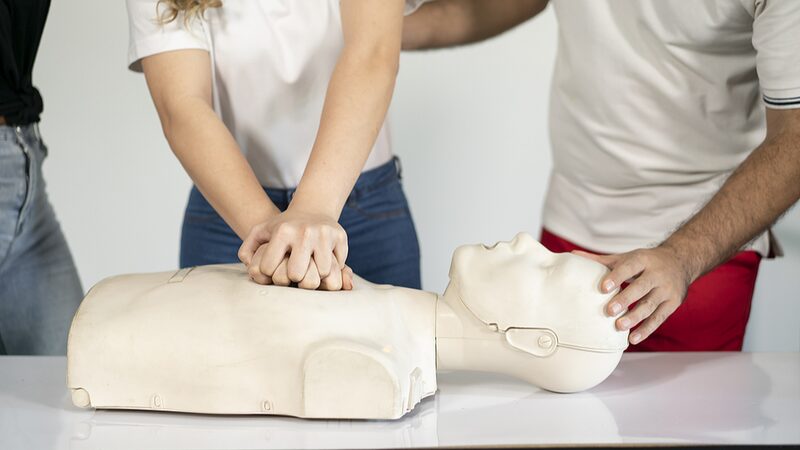 Experts urge healthy lifestyle to prevent heart attacks