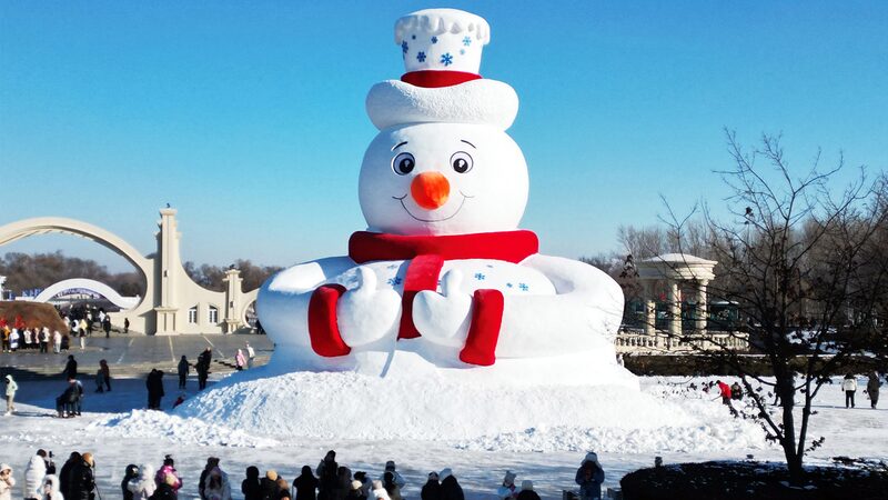 Final_touches_added_to_giant_snowman_at_Harbin_snow_sculpture_expo - Namaste Headlines Final touches added to giant snowman at Harbin snow sculpture expo