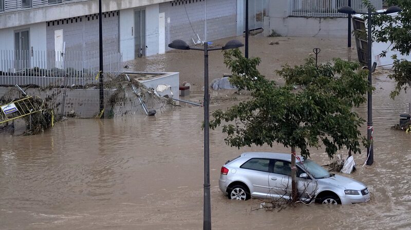 Flooding_kills_51_in_Spains_Valencia_region_rescuers_say - Namaste Headlines Flooding kills 51 in Spain's Valencia region, rescuers say
