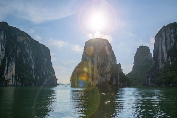 Discover Ha Long Bay: Nature’s Unspoiled Gift 🌊🌿 Ha Long Bay – an unspoiled gift from nature