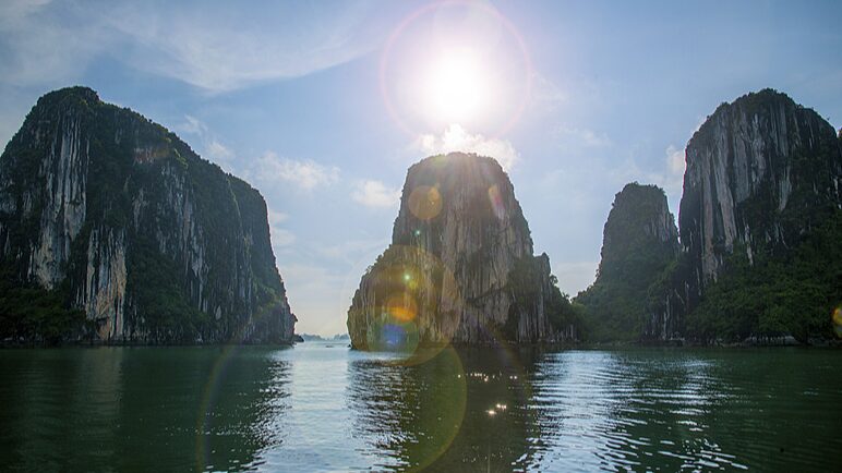 Ha_Long_Bay__an_unspoiled_gift_from_nature - Namaste Headlines Ha Long Bay – an unspoiled gift from nature