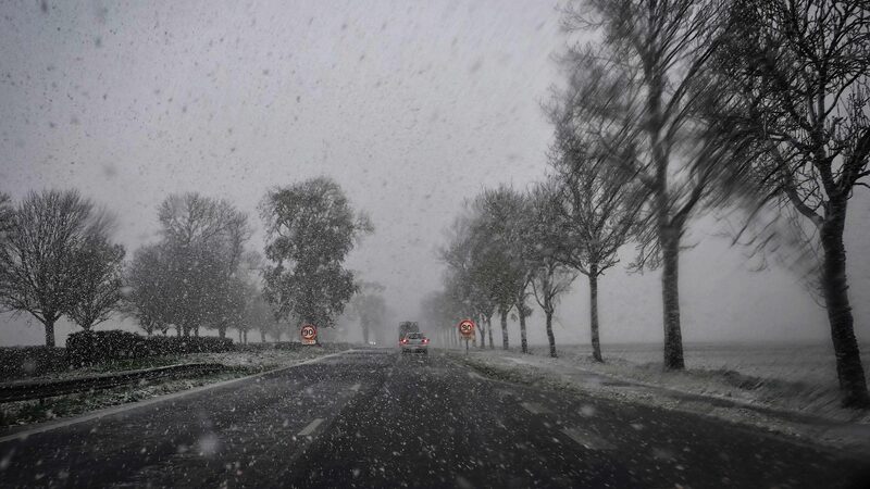 Heavy snowfall causes outage, traffic disruptions in western France