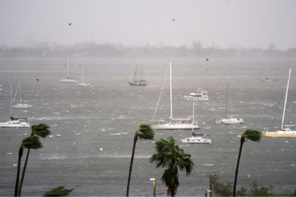 Massive Hurricane Milton Slams Florida’s Coast 🌊🌪️ Hurricane Milton makes landfall on Florida's coast