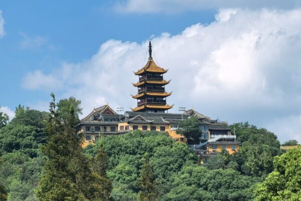 Discover Langshan: China’s Hidden Buddhist Gem by the Yangtze River 🌊🏞️ Langshan, Buddhist hill near Yangtze River estuary