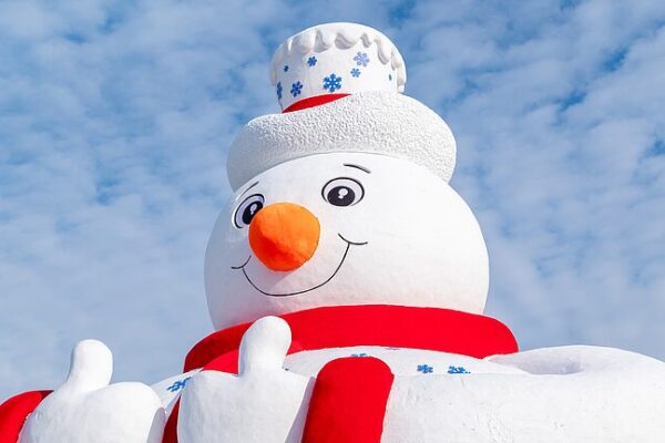 Harbin’s Giant Snowman Draws Global Tourists! ☃️❄️ Live: Giant snowman welcomes tourists from around the world to Harbin video poster