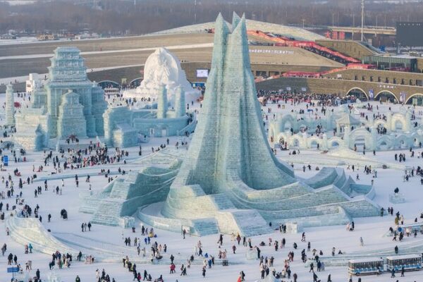 Harbin’s Frozen Wonderland: Ice and Snow World Attracts Global Visitors! ❄️🌟 Live: Harbin Ice and Snow World draws visitors to northeast China video poster