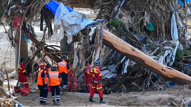 Live: Search and rescue operations underway in Spain video poster