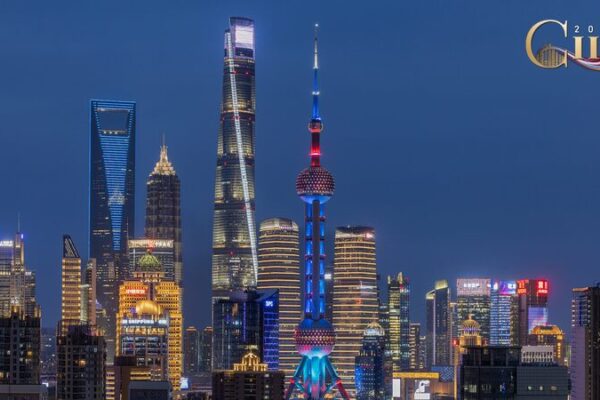 Live: Welcome to CIIE! Enjoy the neon night in Shanghai's Lujiazui video poster