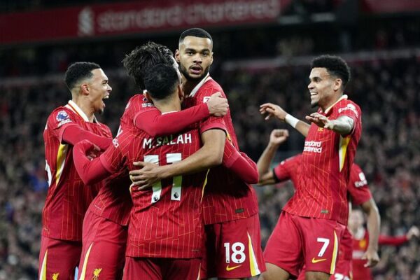 Liverpool Triumphs Over Man City 2-0, Soars Nine Points Ahead! ⚽️🔥 Liverpool beat Manchester City 2-0 to go nine points clear