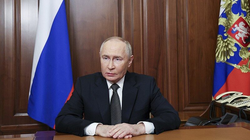 Moscow confirms fires a new hypersonic ballistic missile at Ukraine video poster