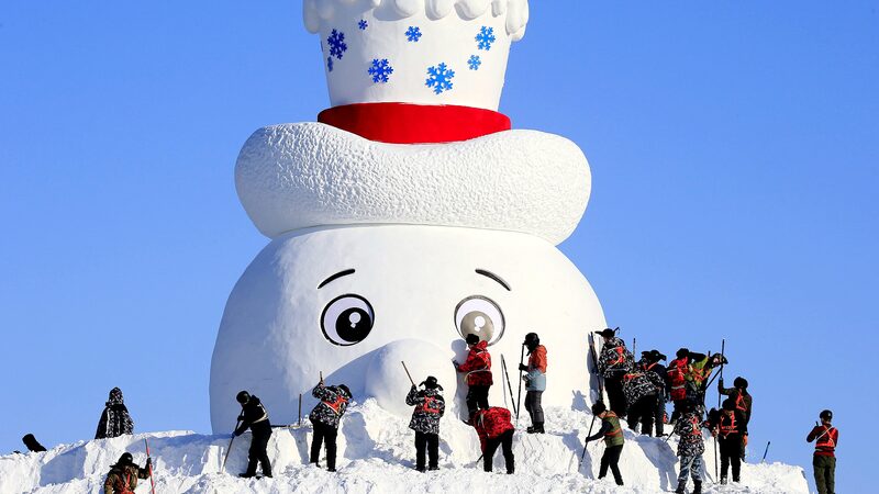 Mr_Snowman_to_meet_the_public_at_Harbin_snow_sculpture_art_expo - Namaste Headlines 'Mr. Snowman' to meet the public at Harbin snow sculpture art expo