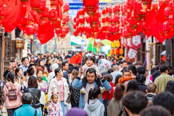China’s National Day Sparks Economic Hope 🌟 National Day holiday witnesses a promising future for China's economy