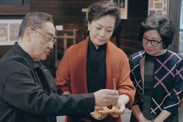 Peng Liyuan Encourages Macao Students to Embrace Chinese Culture 🌟 Peng Liyuan calls on Macao students to embrace Chinese culture