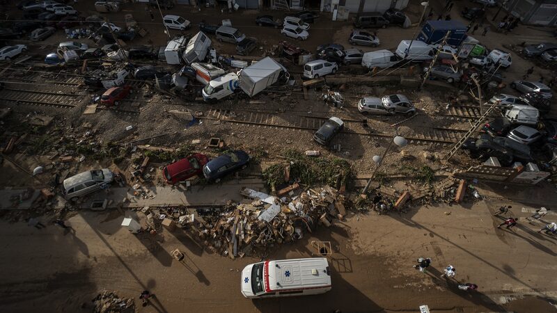 President Xi extends sympathy to Spanish king over heavy floods