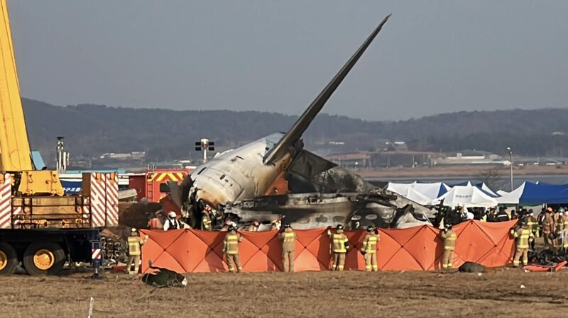 South_Korea_grieves_after_179_die_in_its_deadliest_plane_crash - Namaste Headlines South Korea grieves after 179 die in its deadliest plane crash