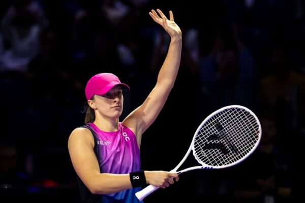 Swiatek Bows Out of WTA Finals After Krejcikova’s Stunning Win Over Gauff 🎾🔥 Swiatek knocked out of WTA Finals after Krejcikova beats Gauff