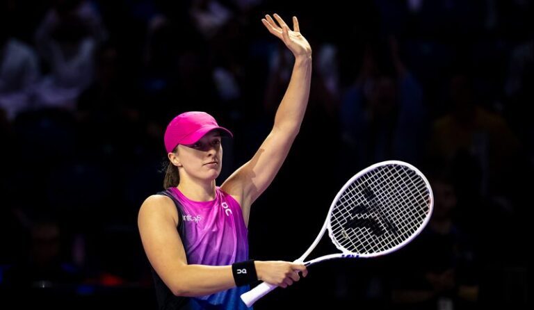 Swiatek knocked out of WTA Finals after Krejcikova beats Gauff