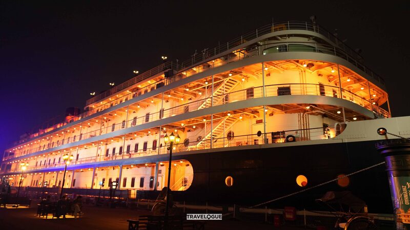 Take_a_dressing-up_theater_trip_on_steamboat_along_the_Yangtze_River - Namaste Headlines Take a dressing-up theater trip on steamboat along the Yangtze River