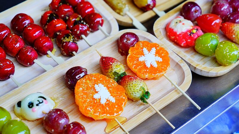 Traditional treat Tanghulu upgraded in Beijing