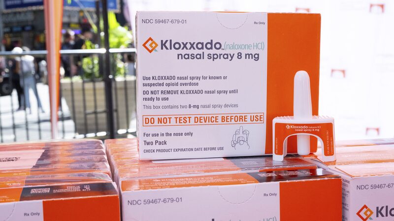 Trump's aides 'engage tech giants' to address online drug sales