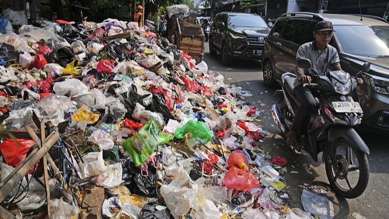 UN_talks_face_challenges_as_plastics_treaty_deadline_nears - Namaste Headlines UN talks face challenges as plastics treaty deadline nears