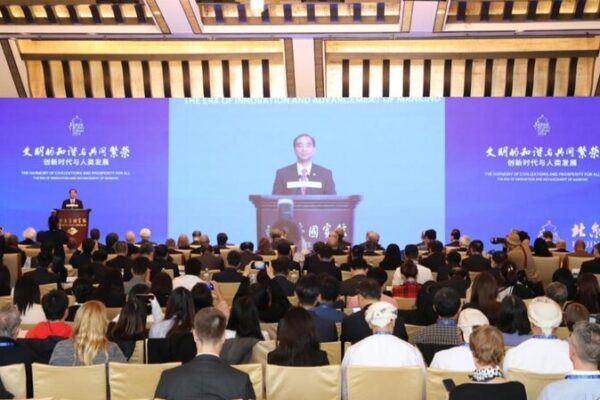 Bridging AI: Calls Grow for U.S.-China Tech Collaboration 🤝 U.S. urged to strengthen AI cooperation with China