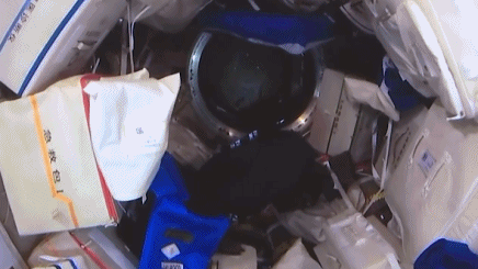 Chinese Astronauts Unbox Tianzhou-8: What’s Inside? 🚀 What's in the package? Chinese astronauts open Tianzhou-8 for supply