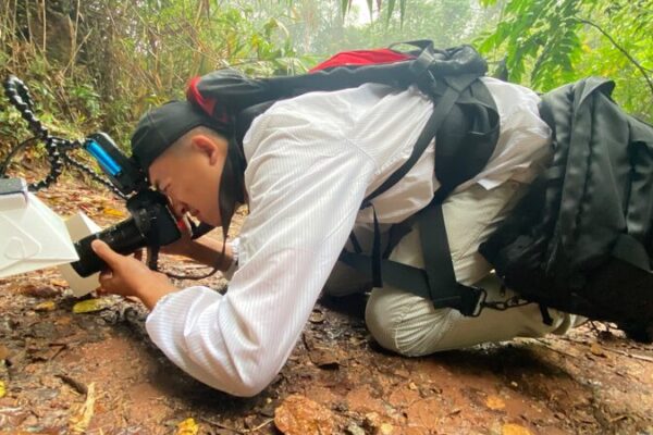 Yunnan Photographer Unveils the Region’s Unique Biodiversity 🌿📸 Yunnan photographer showcases region's unique biodiversity video poster