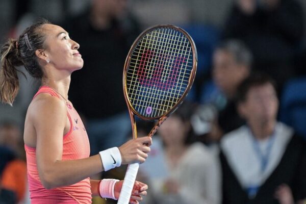 Zheng Qinwen Defeats Fernandez to Reach Pan Pacific Open Semis 🎾 Zheng Qinwen beats Fernandez to reach Pan Pacific Open semifinals