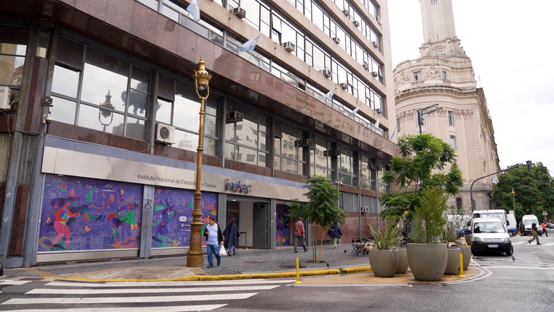Argentina_Inflation_Woes__Shops_Suffer_Despite__20B_IMF_Boost video poster