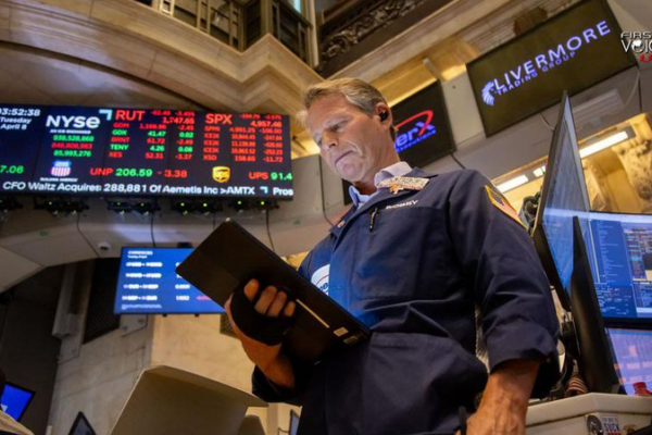 Art of the Deal: Trump’s Tariff Tactics Spark U.S. Recession Fears Art_of_the_Deal__Trump_s_Tariff_Tactics_Spark_U_S__Recession_Fears