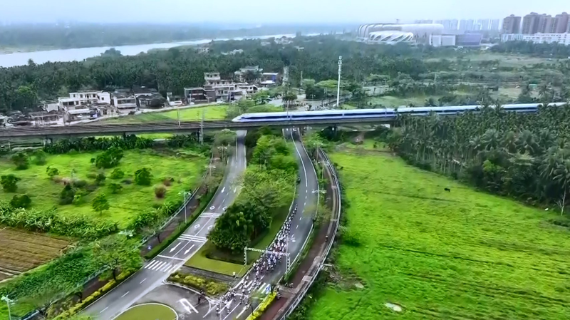 CHVIJUZY5KMR89TAKV57 - Namaste Headlines Hainan Cycling Race Thrills Amid Rainforest Routes 🚴 video poster