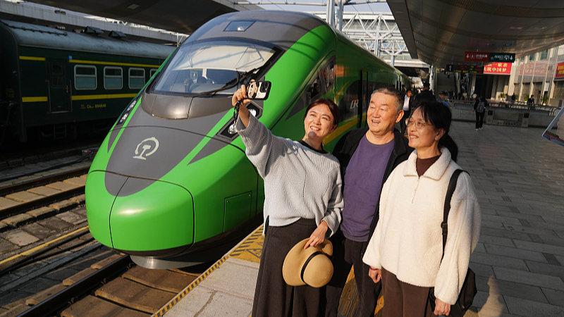 China_Laos_Railway_Surpasses_487K_Cross_Border_Passengers_in_2_Years