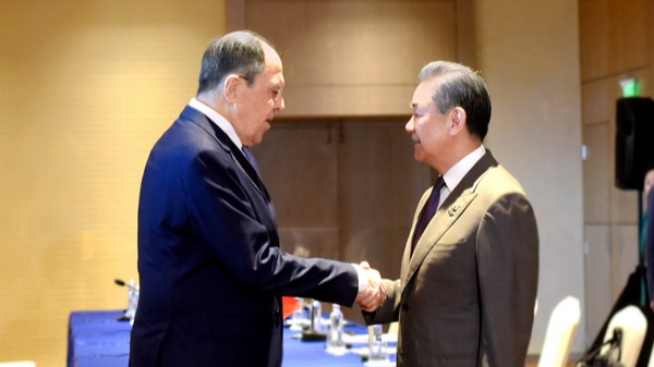 China & Russia Boost Ties Amid Ukraine Crisis China___Russia_Boost_Ties_Amid_Ukraine_Crisis